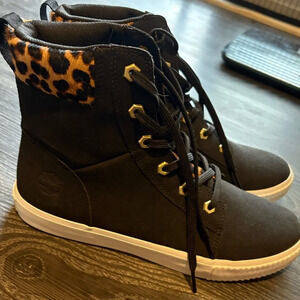 Timberland Women’s Skyla Bay 6-inch Boots TB0A2F1P001 Black Leopard Size 9.5 EUC